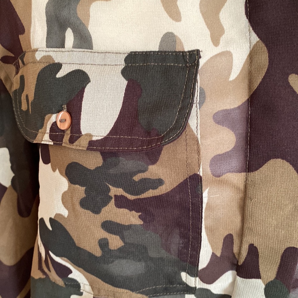 Truth high-low camouflage sheer top Size Medium - Picture 6 of 10